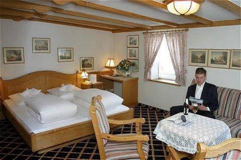 Hotel Traube สตุตการ์ต ภายนอก รูปภาพ